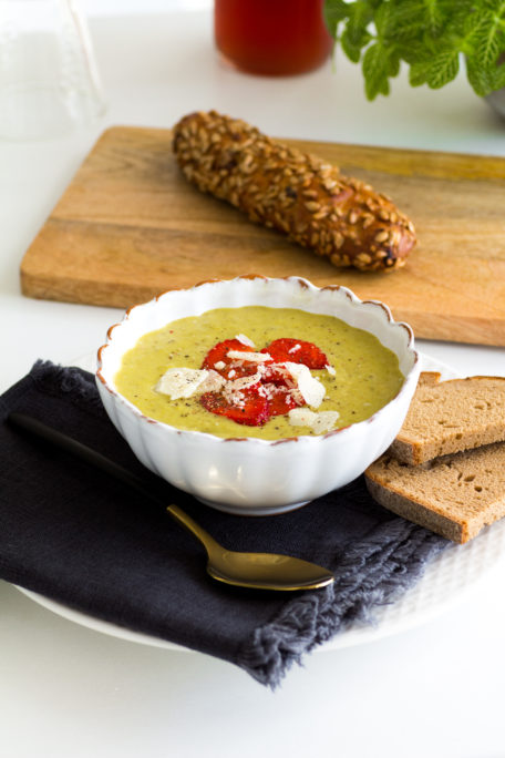 Soulfood - Grüne Spargelcremesuppe • House No 37 Soulfood - Grüne Spargelcremesuppe • House No 37