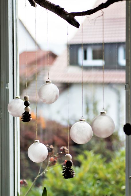 Schlicht und Natürlich - Fensterzauber im Dezember DIY Houseno37.de