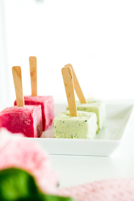 Himbeer-Mascarpone und Basilikum-Joghurt Eis
