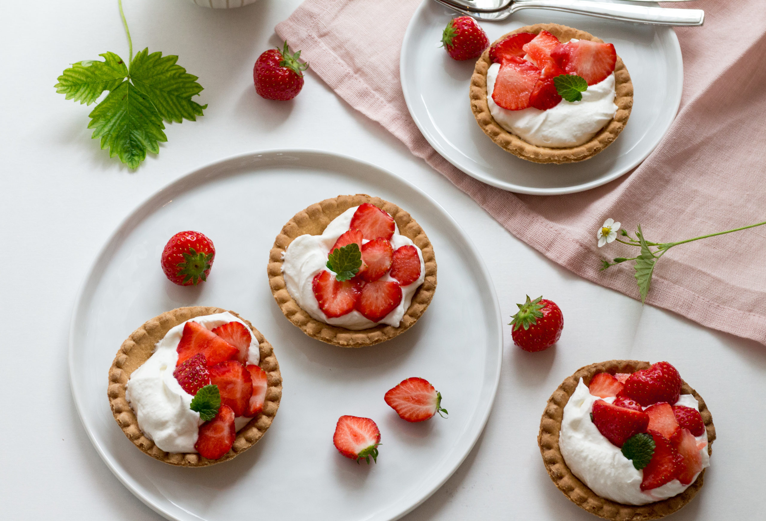 Erdbeeren-Tartelettes mit zarter Mascarponecreme • House No 37