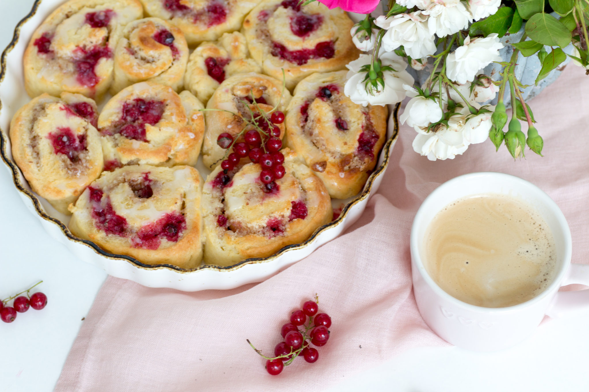 Schnelle Quark-Ölteig-Schnecken mit Johannisbeeren • House No 37