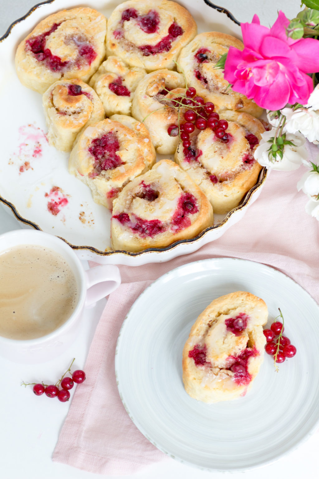 Schnelle Quark-Ölteig-Schnecken mit Johannisbeeren • House No 37