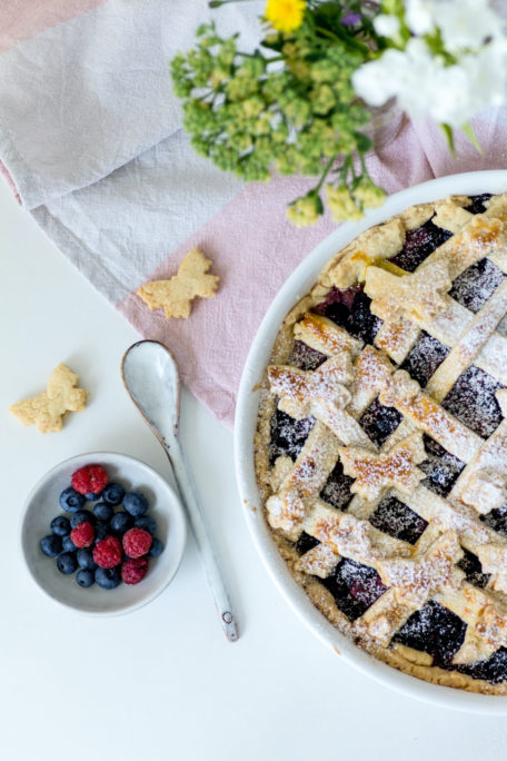 Sommerlicher Beeren-Pie